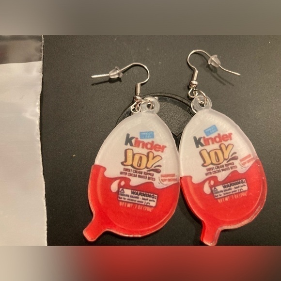 4/$25 Kinder Joy dangle earrings. NWOT. Adorable & perfect for the candy fan - Picture 3 of 3